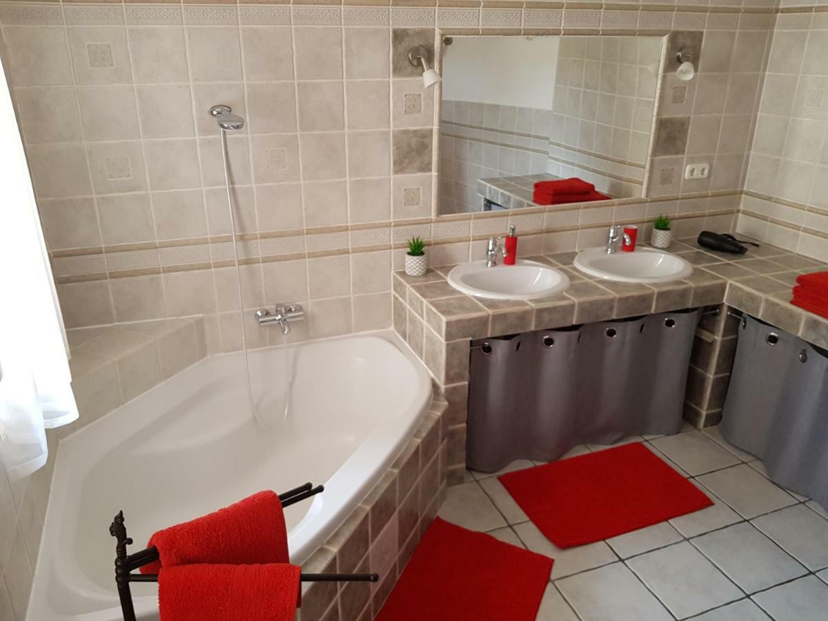 Mediterran Apartman ペーチ エクステリア 写真